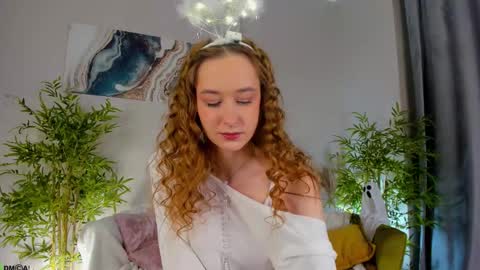 Monica  GTM 3MoTuWeFrSa 500pm-1000pm  online show from October 2025 12:55:02 AM