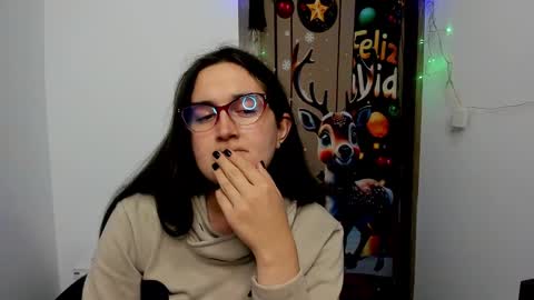 Snapshot of sweet__suck69bitch chatting on December 2024 05:51:01 AM sweet__suck69bitch online show from December 2024 05:51:01 AM