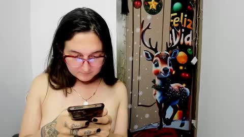 Snapshot of sweet__suck69bitch chatting on December 2024 03:25:02 AM sweet__suck69bitch online show from December 2024 03:25:02 AM