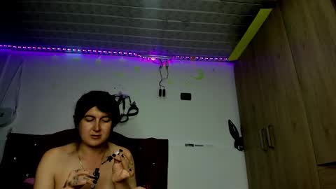 Snapshot of sweet__suck69bitch chatting on January 2025 11:31:01 PM sweet__suck69bitch online show from January 2025 11:31:01 PM