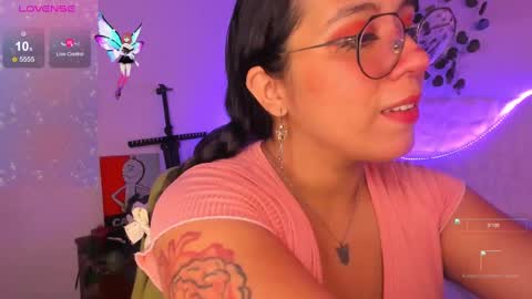 Snapshot of sweet_afrodita777 chatting on October 2025 10:26:02 PM Afrodita online show from October 2025 10:26:02 PM