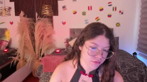Snapshot of sweet_alicee__ chatting on June 2026 07:26:02 PM Alice online show from June 2026 07:26:02 PM