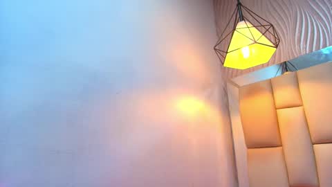 Amye  online show from October 2025 07:12:01 PM