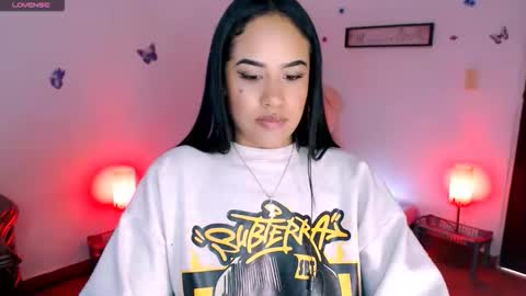 Stephanie online show from December 2025 01:40:02 PM