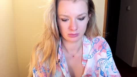 Snapshot of sweet_angel_a chatting on January 2025 11:06:02 PM Ann - your sweet girl online show from January 2025 11:06:02 PM