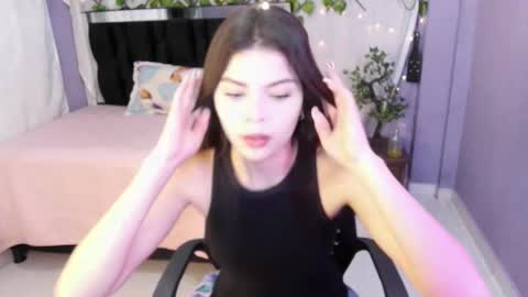 Snapshot of sweet_c4ndy chatting on September 2025 03:23:02 PM Candy online show from September 2025 03:23:02 PM