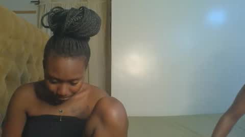 Camila online show from November 2025 06:40:02 PM