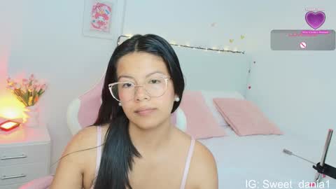 Snapshot of sweet_dania_ chatting on September 2025 09:54:01 AM sweet_dania_ online show from September 2025 09:54:01 AM
