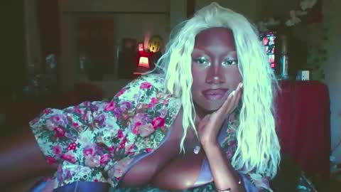 SweetDahlia online show from October 2025 06:29:01 PM