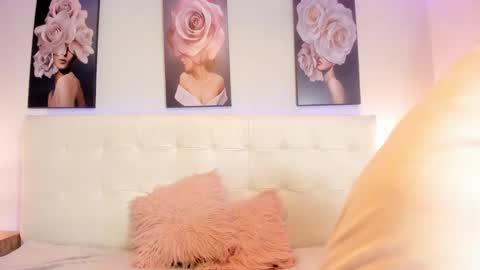 Kendra online show from February 2025 12:27:02 PM