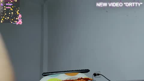 ZAFIRO QUIROZ online show from February 2025 11:34:01 AM