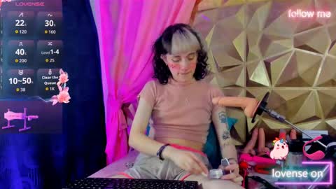  emmili  online show from September 2025 12:20:01 PM