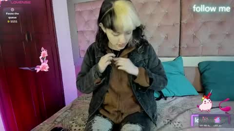  emmili  online show from April 2026 12:21:01 PM