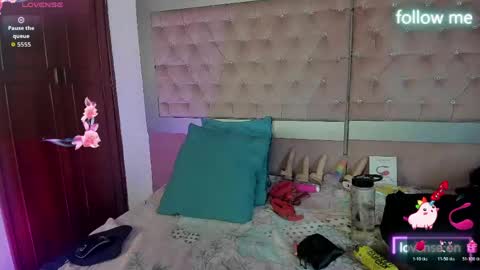  emmili  online show from April 2026 12:33:01 PM