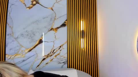 sweet_flame_ online show from October 2025 07:09:02 PM