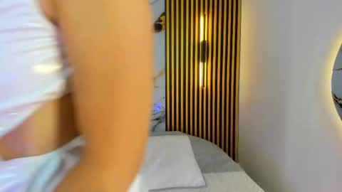 sweet_flame_ online show from October 2025 08:27:02 PM