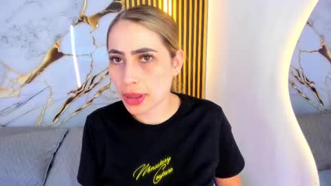 sweet_flame_ online show from October 2025 08:50:01 PM