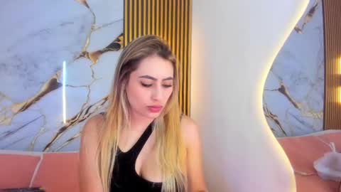 sweet_flame_ online show from October 2025 07:25:02 PM