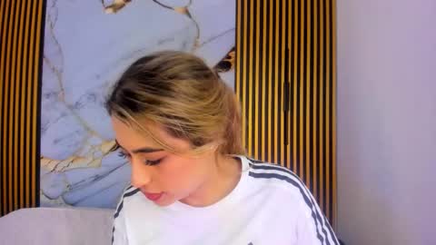 sweet_flame_ online show from October 2025 07:46:02 PM