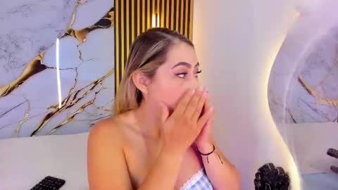 sweet_flame_ online show from October 2025 08:38:01 PM