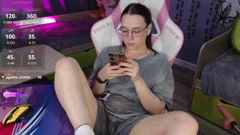 Alice online show from October 2025 03:58:02 AM