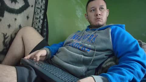 sweet_guy36 online show from September 2025 04:50:01 PM