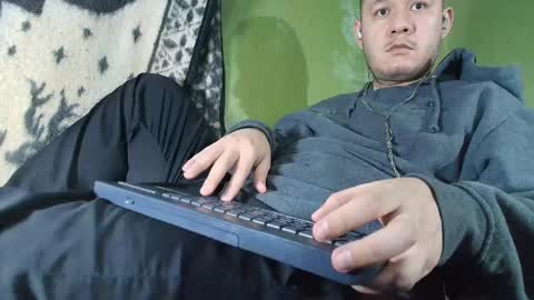 sweet_guy36 online show from October 2025 01:47:01 AM