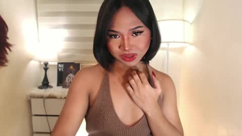 Snapshot of sweet_hoelly chatting on January 2025 06:23:01 PM Slutty Shannel online show from January 2025 06:23:01 PM