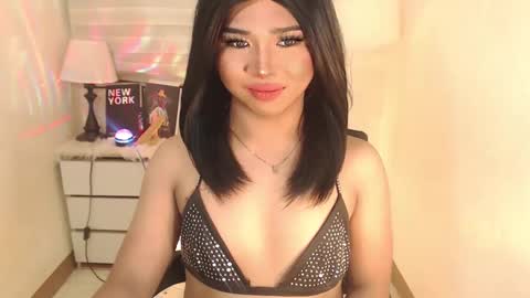 Snapshot of sweet_hoelly chatting on February 2025 10:09:01 PM Slutty Shannel online show from February 2025 10:09:01 PM