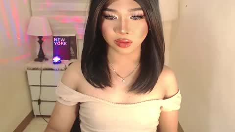Snapshot of sweet_hoelly chatting on February 2025 10:37:02 AM Slutty Shannel online show from February 2025 10:37:02 AM