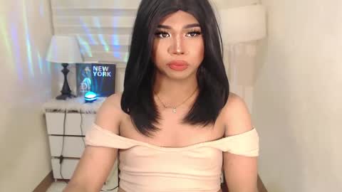 Snapshot of sweet_hoelly chatting on February 2025 07:05:02 PM Slutty Shannel online show from February 2025 07:05:02 PM