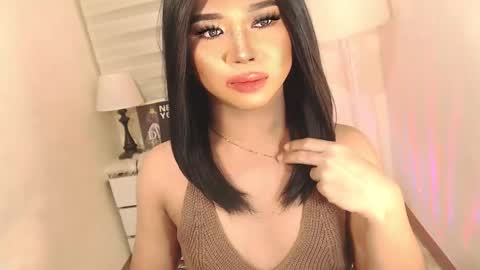 Snapshot of sweet_hoelly chatting on February 2025 09:09:01 PM Slutty Shannel online show from February 2025 09:09:01 PM