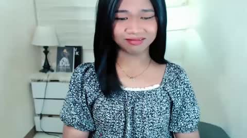 Snapshot of sweet_hoelly chatting on February 2025 08:18:02 AM Slutty Shannel online show from February 2025 08:18:02 AM