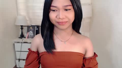 Snapshot of sweet_hoelly chatting on February 2025 05:44:02 AM Slutty Shannel online show from February 2025 05:44:02 AM