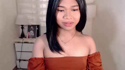 Snapshot of sweet_hoelly chatting on February 2025 02:40:02 AM Slutty Shannel online show from February 2025 02:40:02 AM