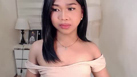 Snapshot of sweet_hoelly chatting on February 2025 08:27:02 AM Slutty Shannel online show from February 2025 08:27:02 AM