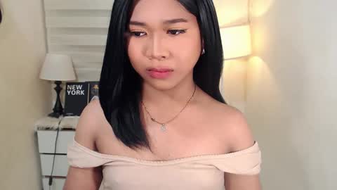 Snapshot of sweet_hoelly chatting on February 2025 10:26:01 AM Slutty Shannel online show from February 2025 10:26:01 AM
