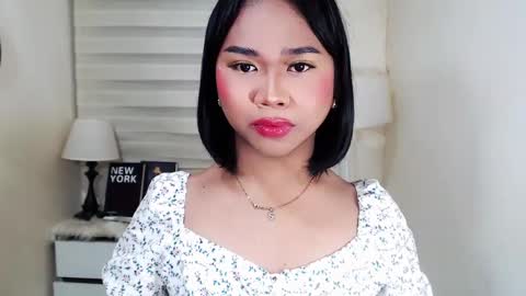 Snapshot of sweet_hoelly chatting on February 2025 09:21:01 AM Slutty Shannel online show from February 2025 09:21:01 AM