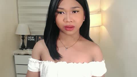 Snapshot of sweet_hoelly chatting on February 2025 10:04:02 AM Slutty Shannel online show from February 2025 10:04:02 AM