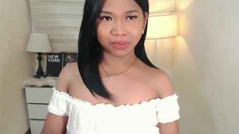 Snapshot of sweet_hoelly chatting on February 2025 03:26:02 PM Slutty Shannel online show from February 2025 03:26:02 PM