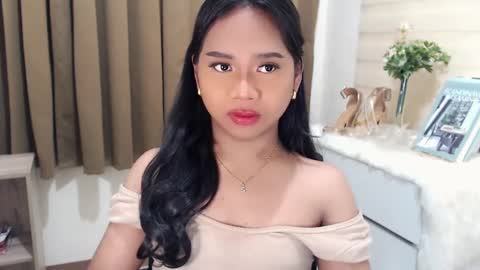 Snapshot of sweet_hoelly chatting on March 2025 10:24:01 AM Slutty Shannel online show from March 2025 10:24:01 AM