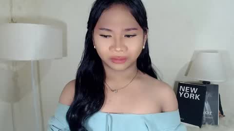 Snapshot of sweet_hoelly chatting on March 2025 04:17:01 PM Slutty Shannel online show from March 2025 04:17:01 PM