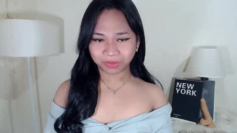 Snapshot of sweet_hoelly chatting on March 2025 03:01:01 AM Slutty Shannel online show from March 2025 03:01:01 AM