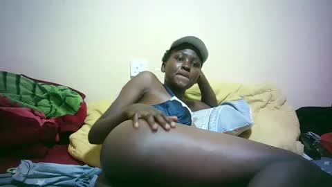 Snapshot of sweet_katrina2 chatting on March 2025 12:52:02 PM millarn online show from March 2025 12:52:02 PM