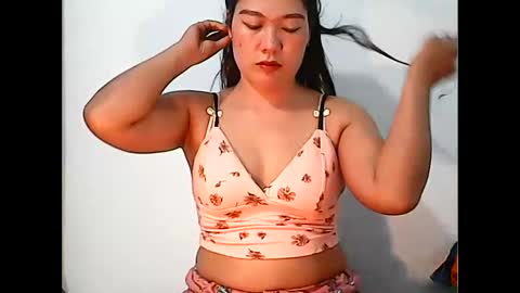 Snapshot of sweet_kris4u chatting on February 2025 12:27:01 PM sweet_kris4u online show from February 2025 12:27:01 PM
