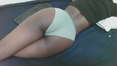 Snapshot of sweet_larra chatting on November 2025 07:51:01 AM sweet_larra online show from November 2025 07:51:01 AM