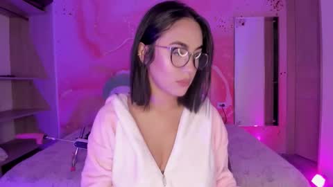 Lemarie online show from December 2025 12:03:02 PM