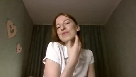 sweet_lilbunny online show from October 2025 04:07:02 PM