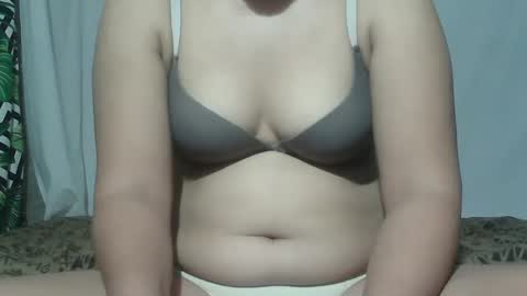 sweet_lily0613 online show from March 2025 11:24:02 PM