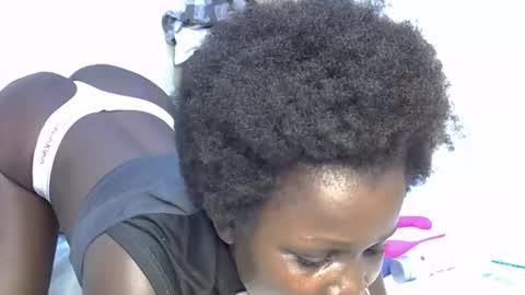 sweet_melodiyy online show from April 2026 08:09:02 PM